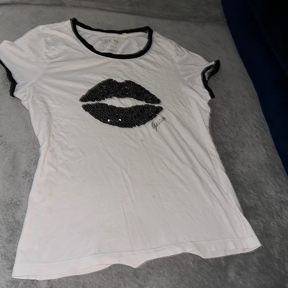 women’s guess t shirt